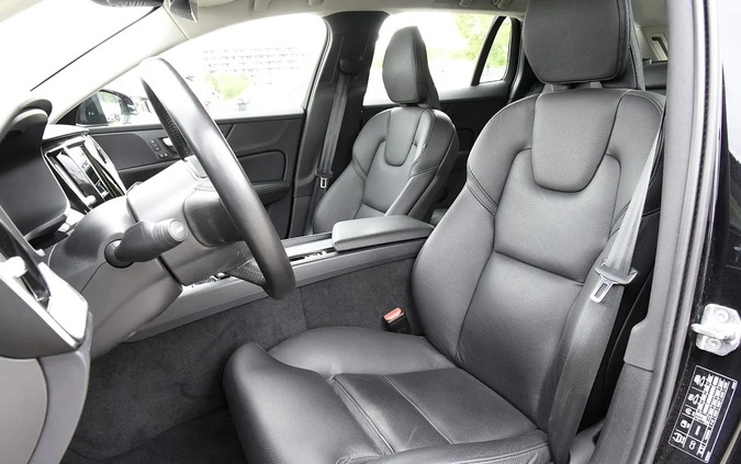 Volvo V60 cena 139900 przebieg: 28337, rok produkcji 2021 z Gościno małe 326